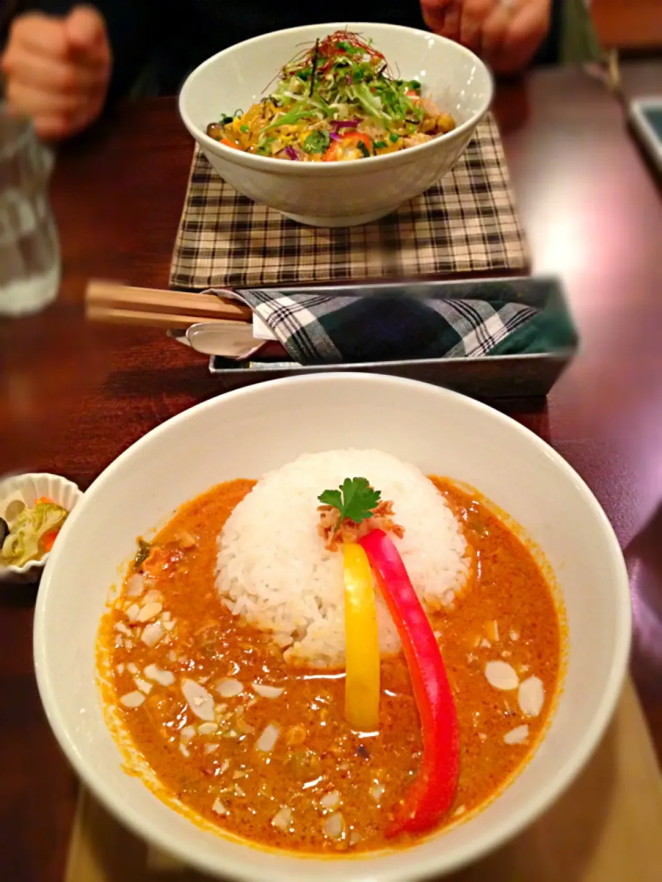 ボウルズカレー🍛と香味野菜とふわとろ卵の親子丼🐔💛🍚@BLOWS CAFE|K.Sさん