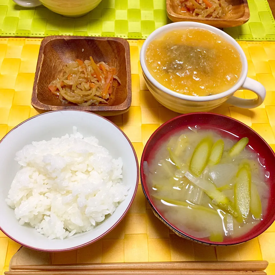 切り干し大根の煮物、おろし餡掛けのキノコ茶碗蒸し、アスパラのお味噌汁|舐め子さん