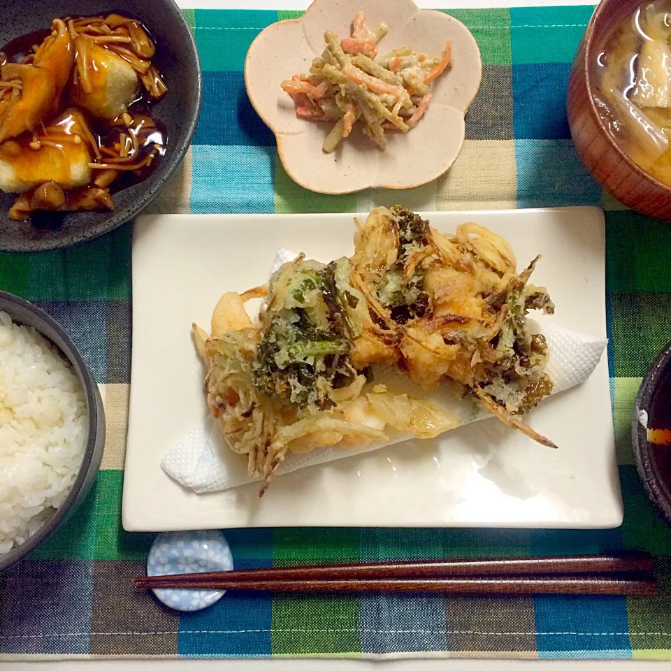 ＊旦那さんの晩御飯＊麦ご飯・菜の花と海老のかき揚げ・揚げ出し豆腐きのこあんかけ・牛蒡と人参のマヨゴマサラダ・ネギと椎茸の味噌汁|髙榮 杏奈さん