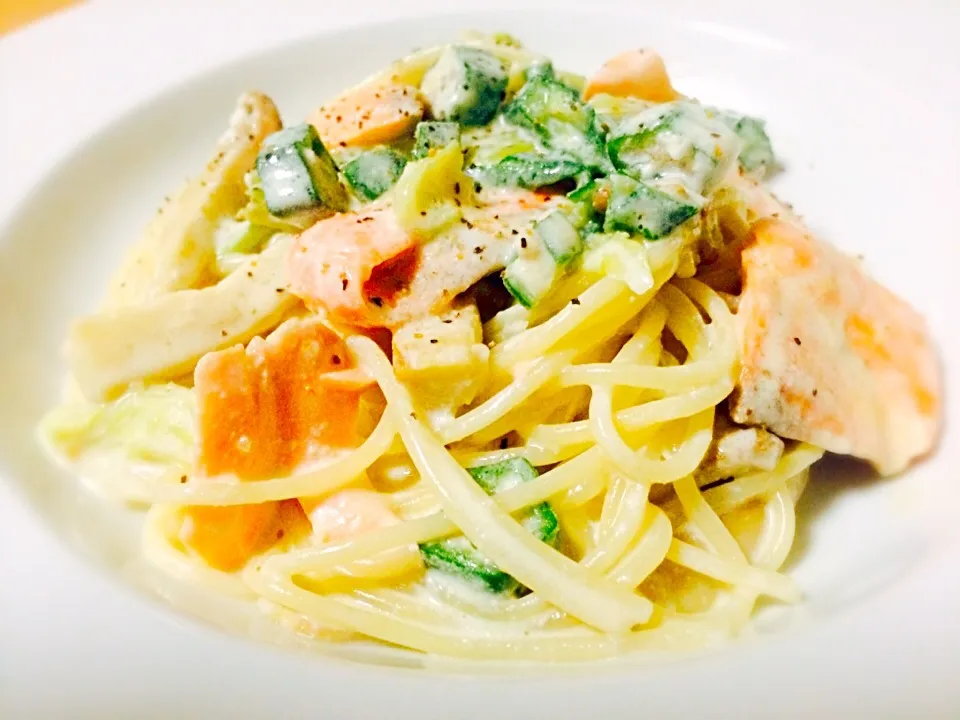 Snapdishの料理写真:Smoke salmon&vegetables cream pasta|Masakiさん