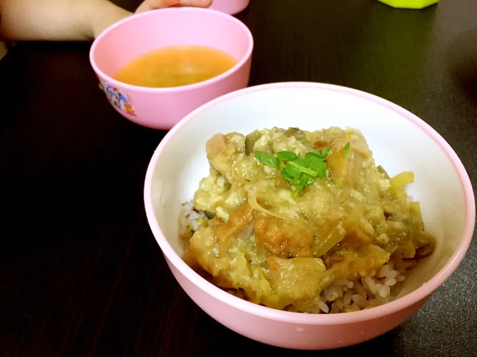 Snapdishの料理写真:野菜たっぷり親子丼|あんぽんたんさん