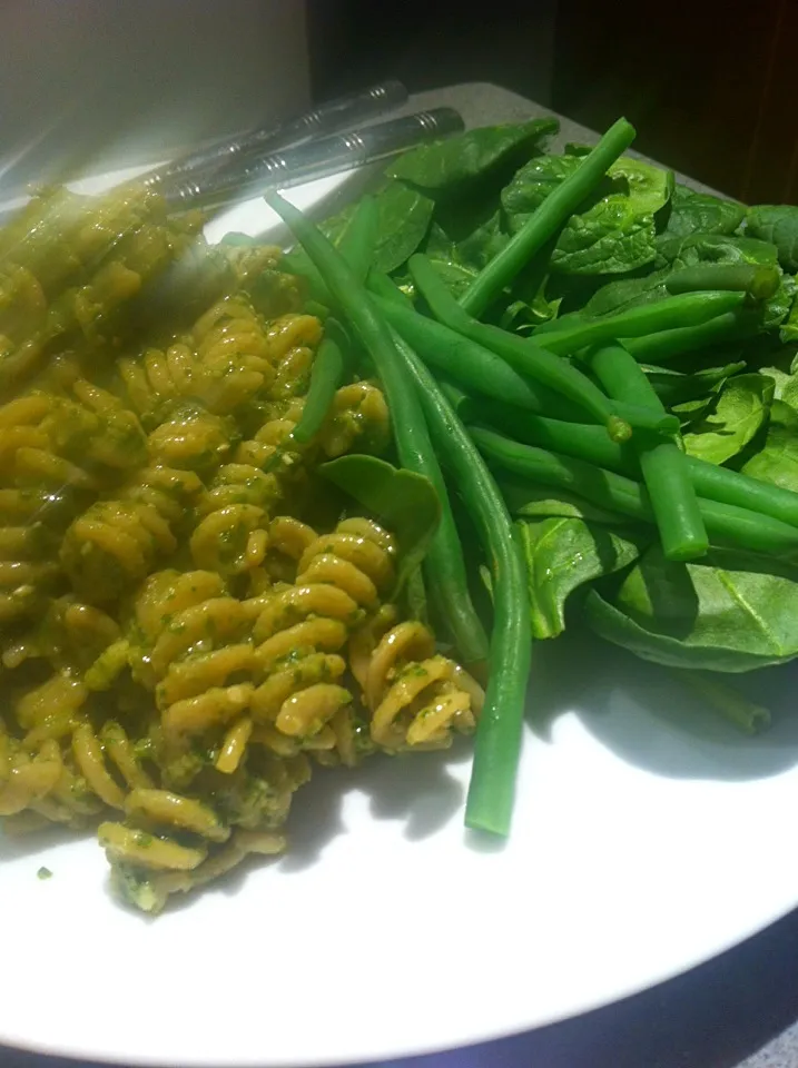 Vegetarian dinner - pesto pasta with green beans and spinach|🍓Jolejo🍓さん