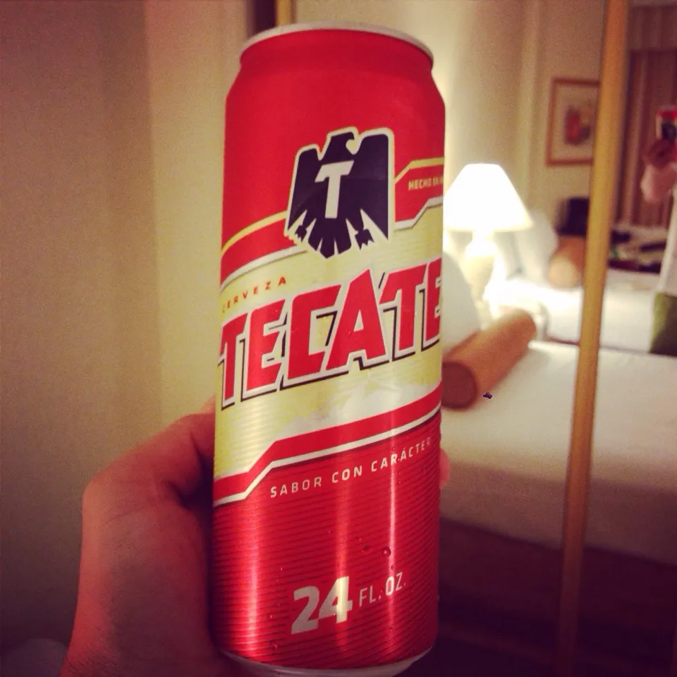 TECATE！yeeeaaaahhh！ハワイではいつもこれ。|MORiさん