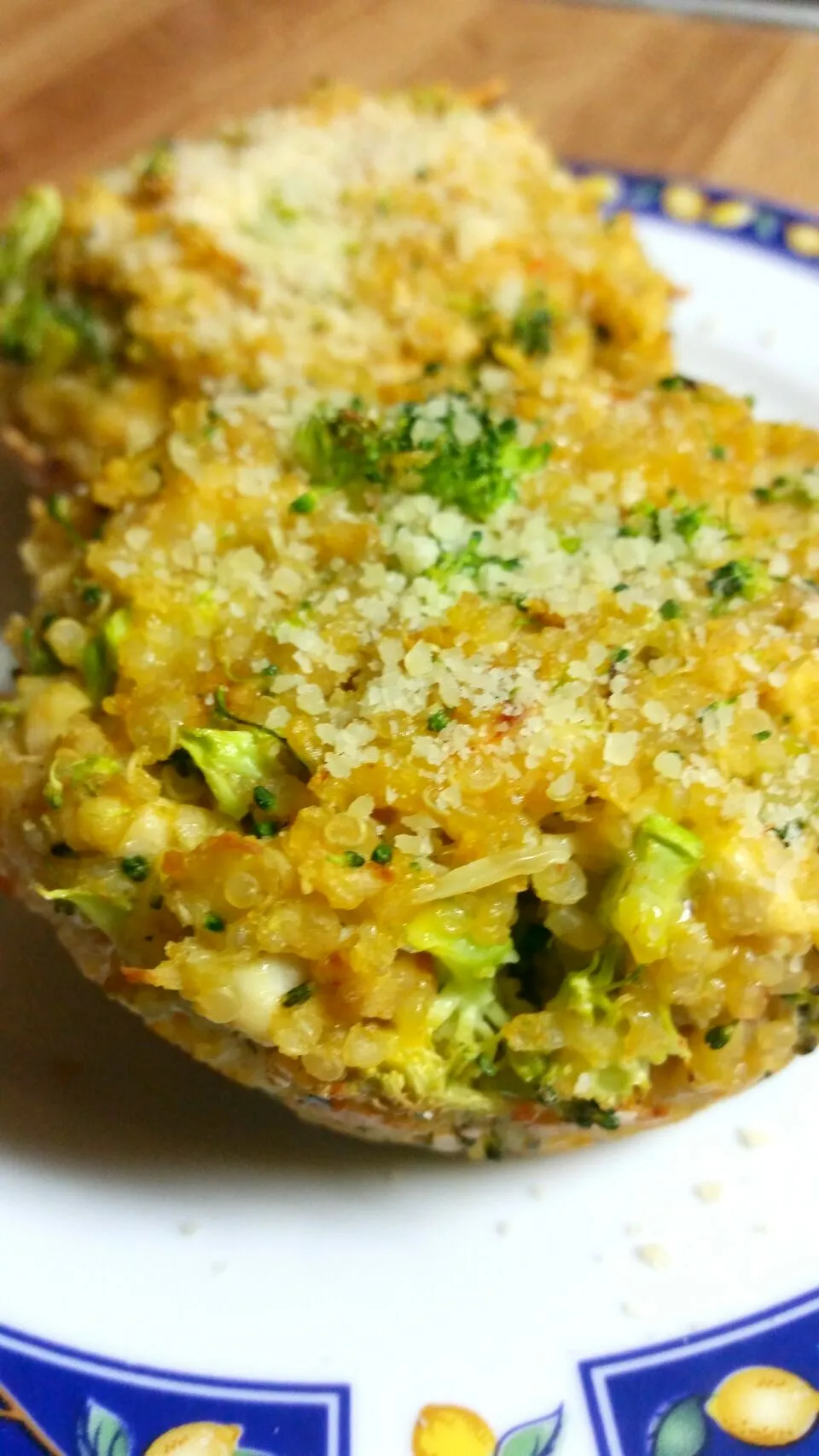 Broccoli cheddar & chicken quinoa muffins #fitfam #glutenfree|gymaholic_85さん