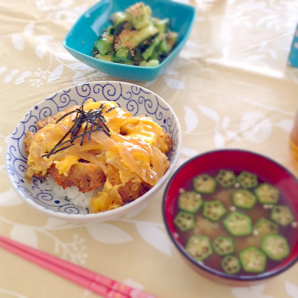 土曜のランチ カツ丼 手抜きでどんぶりにしちゃうことが多い週末です|yukoさん