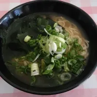 Snapdishの料理写真:ワカメネギマルタイラーメン|にゃおやしきさん