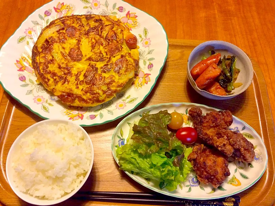 鶏の唐揚げ、スペインオムレツ、チョリソー小松菜炒め|yuyusuzuさん