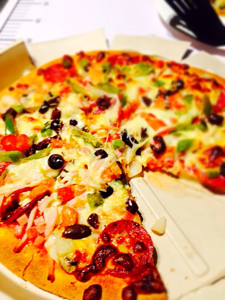 Home-baked Supreme Pizza|Charlene Nguyenさん