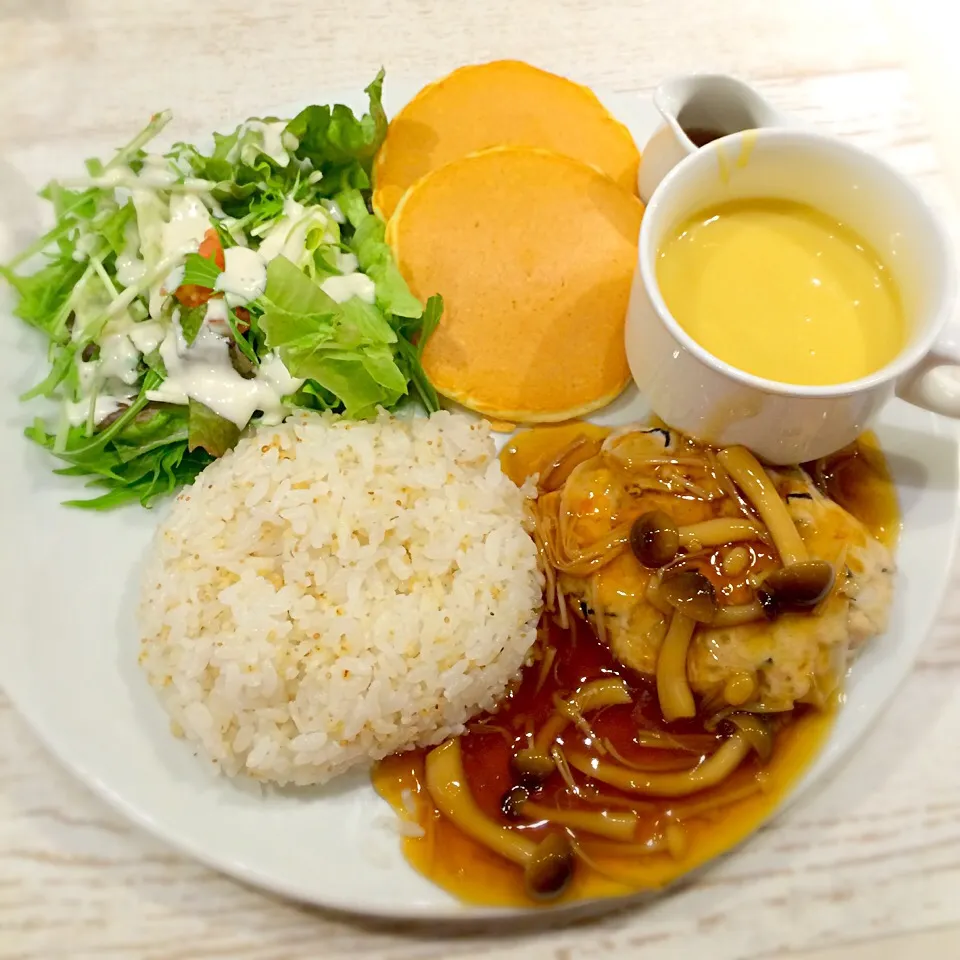 京都 ブリティッシュ バアバ 東洞院三条店: 野菜たっぷり〜豆腐ハンバーグランチ♪|Youさん