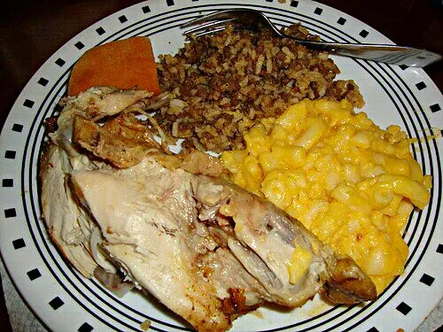 Snapdishの料理写真:My Uncle's Plate Of Saturday #Dinner #Chicken Dirty #Rice Macaroni and Cheese and Corner Crust of the Cornbread ❤😋❤We #Eat #Love #Pray 💓|Alisha GodsglamGirl Matthewsさん