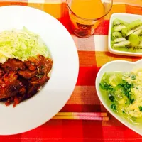 Snapdishの料理写真:カルビ丼ランチ♡|ちかごはんさん