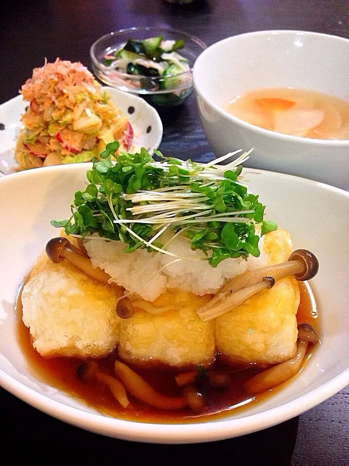 Snapdishの料理写真:⭐️揚げ出し豆腐 ⭐️白菜とツナのコチュマヨサラダ ⭐️わかめとカニカマの酢の物 ⭐️大根と人参の味噌汁|よっちぃさん