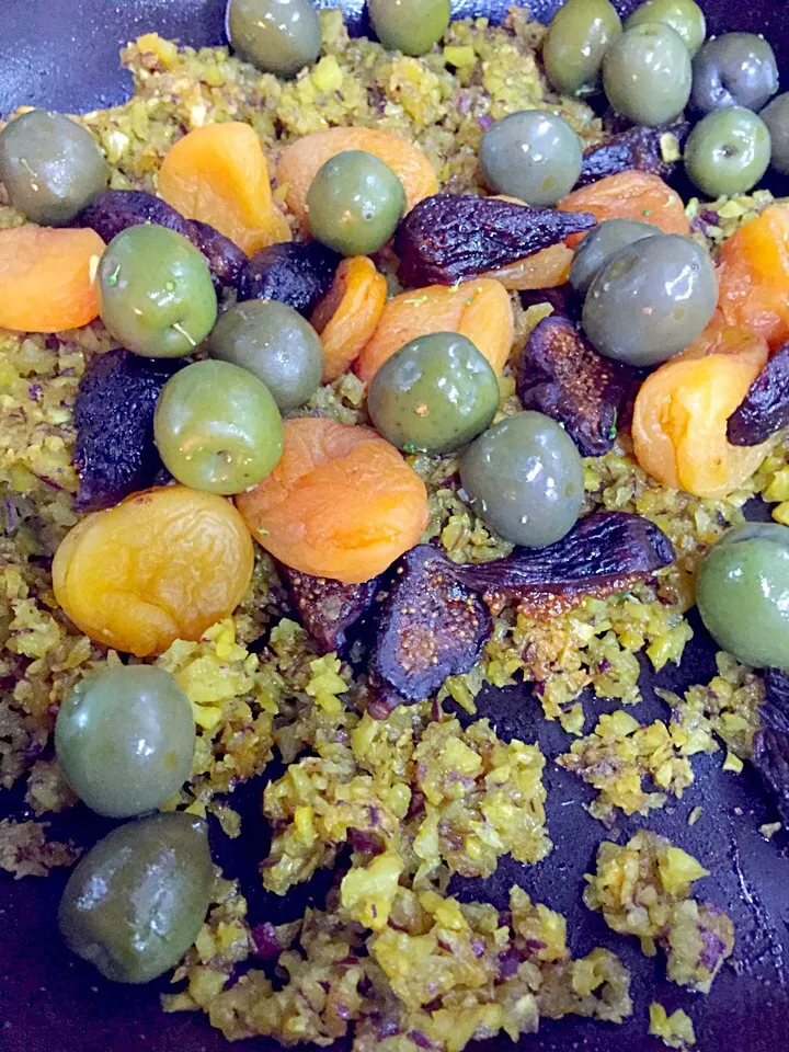 Sweet potato, figs, apricots and green olives|Michael Kohlさん