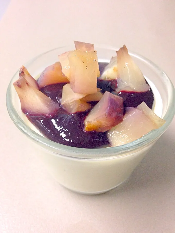 White Chocolate Vanilla + Coconut Pannacotta with Roasted White Necterine|Chrisy Hillさん