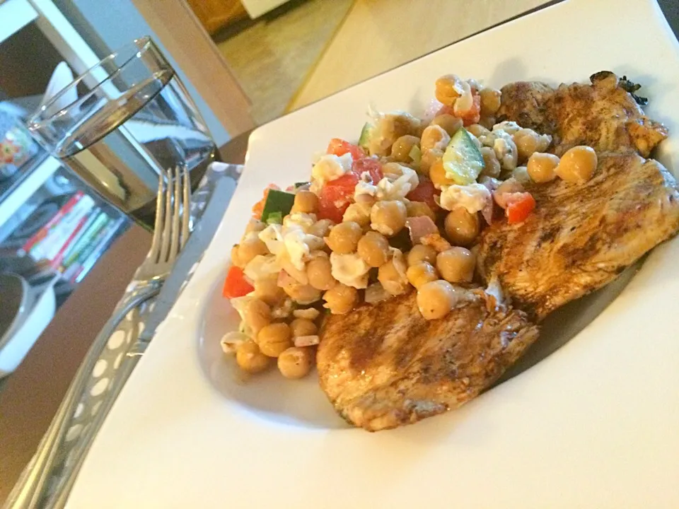 Balsamic chicken and chickpea salad|shykneehighkneeさん