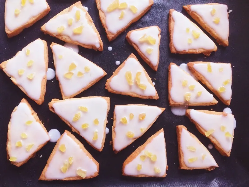 delicious and healthy almond ginger cookies with fresh lime glaze 🍋|CatzeMDさん