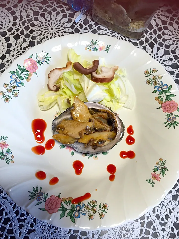 Snapdishの料理写真:Abalone in oyster sauce😋|Grace Cruzさん