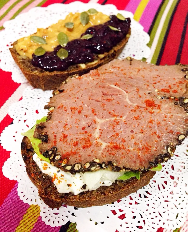 Buckwheat loaf served 2 ways: cottage cheese with black pepper crusted roast beef, chia jam with peanut butter & sunflower seeds|coxiella24さん