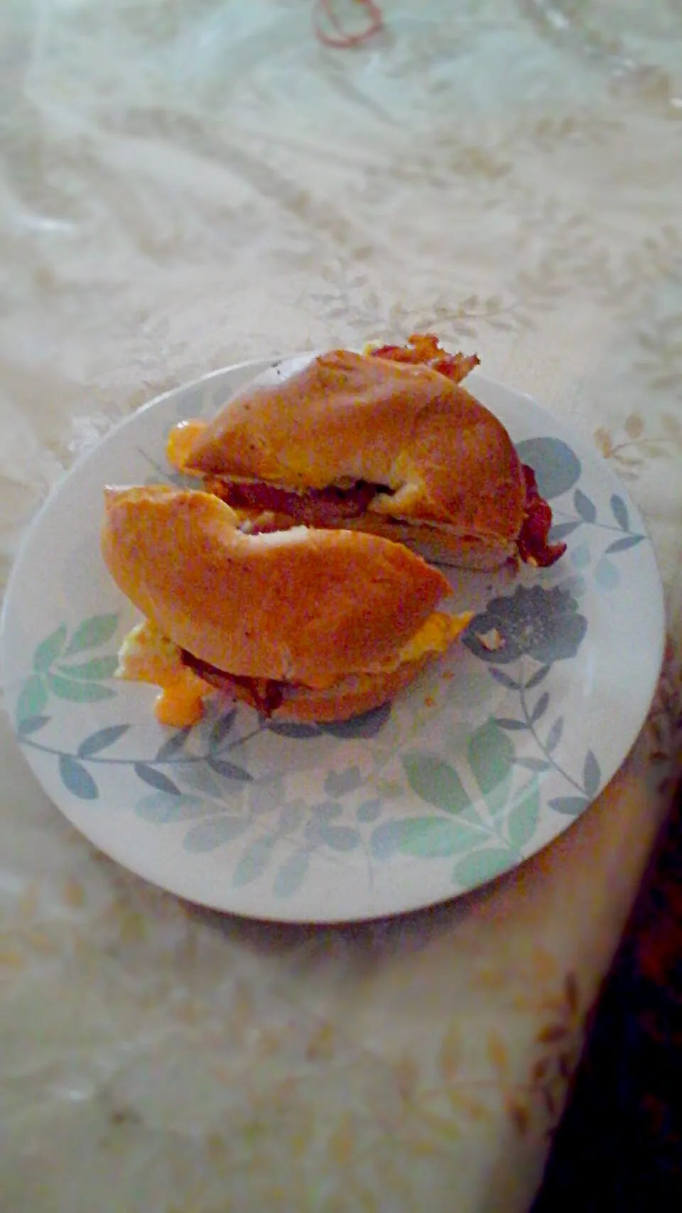 -Breakfast-Bacon,Egg,And Cheese|zoe ojedaさん