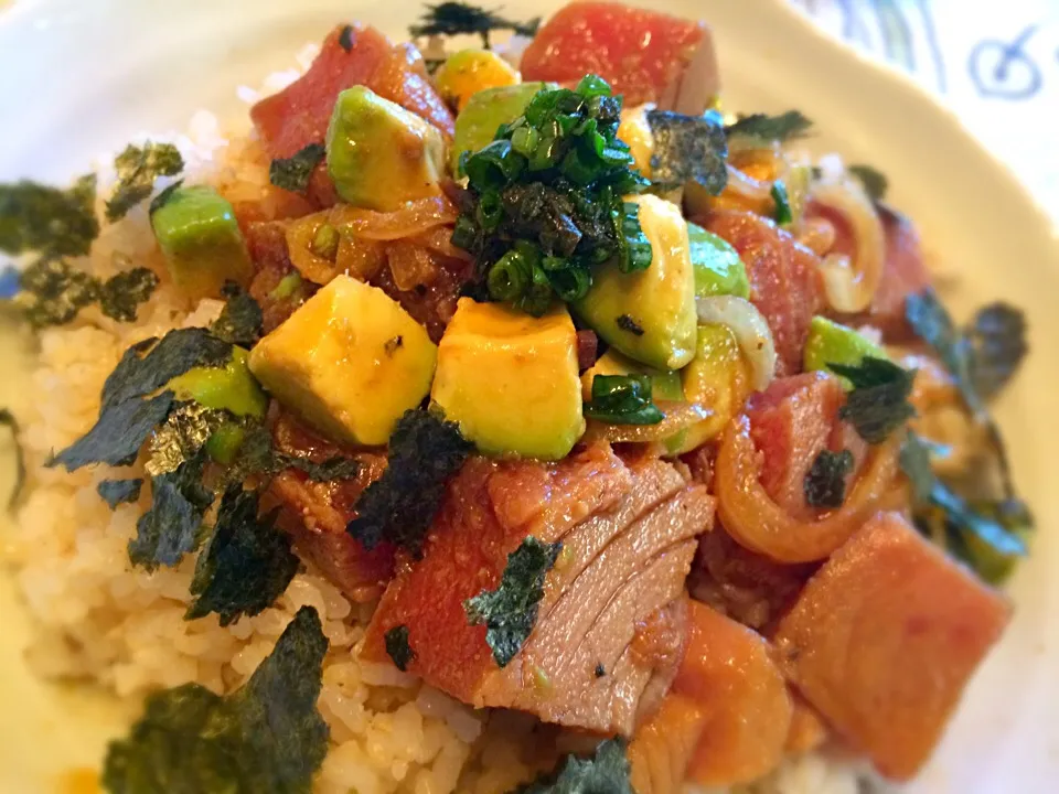 Hawaiian Poke (Ahi Tuna salad) over rice ;)|mamakumiさん