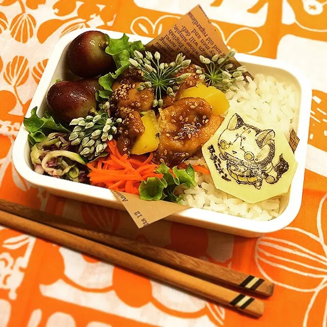 Sweet, Spicy, Sticky Chicken lunch box. 甘辛スパイシーチキン弁当 with ロボニャン✨|Yuka Nakataさん