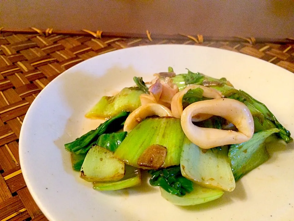 生炒墨花🌿Salty stir-fried of qing-geng-cai&squid🌿いかと青梗菜の塩味炒め|🌈Ami🍻さん