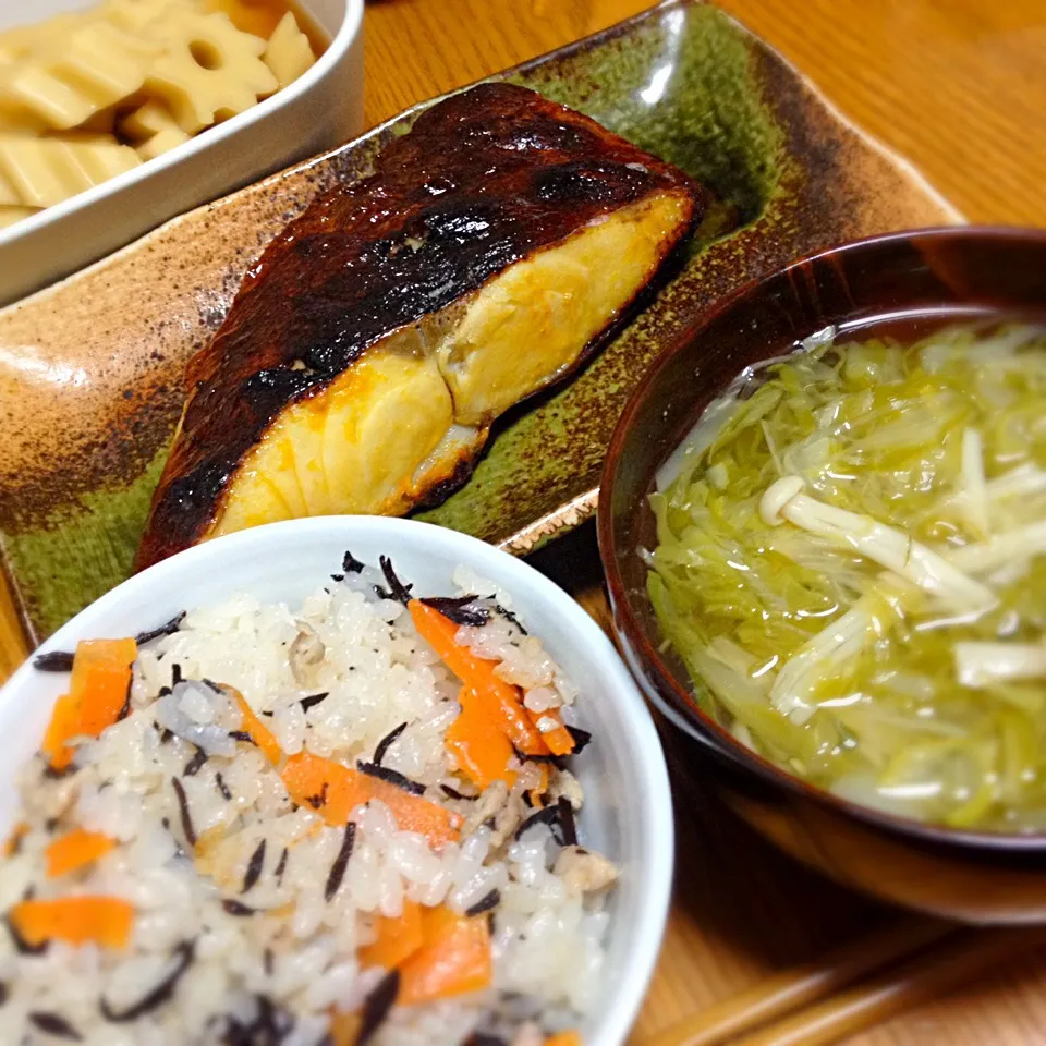 目鯛の味噌漬焼き、沢煮椀、ひじき炊込ごはん、竹輪麩の煮物|なお。さん