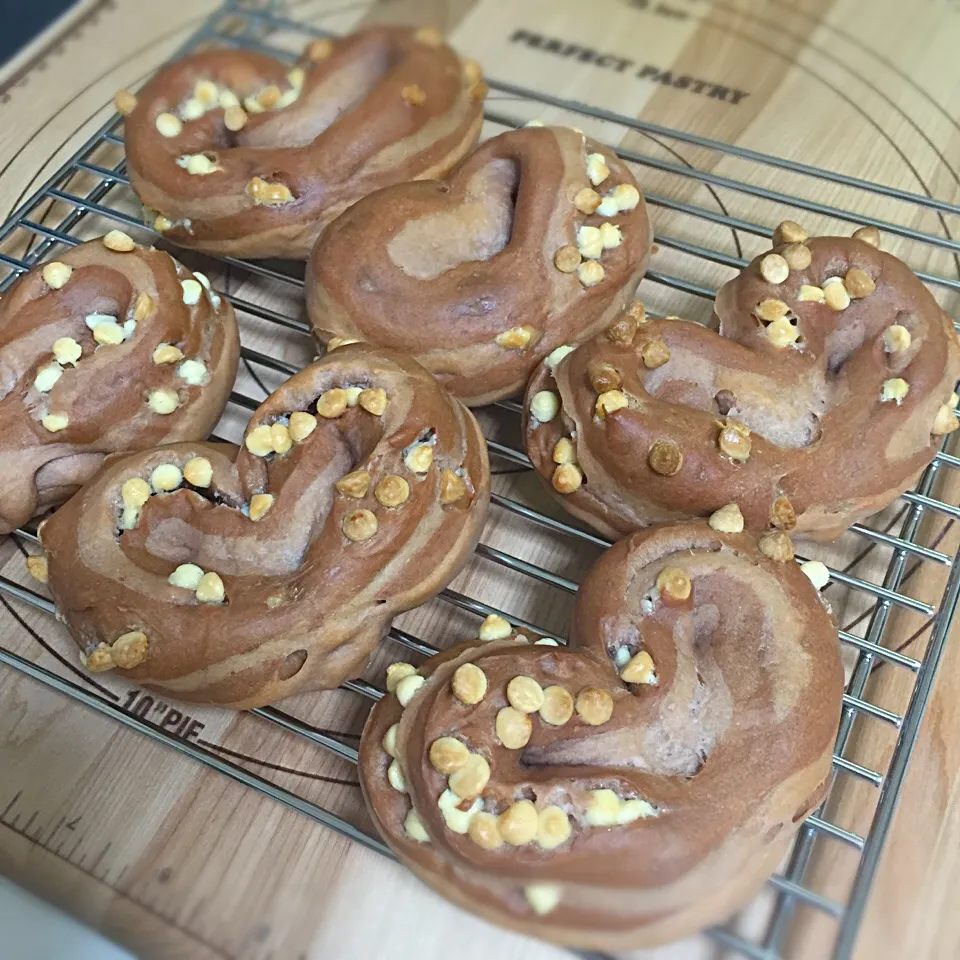 ホワイトチョコチップのハードパン焼きました☻|みりんさん