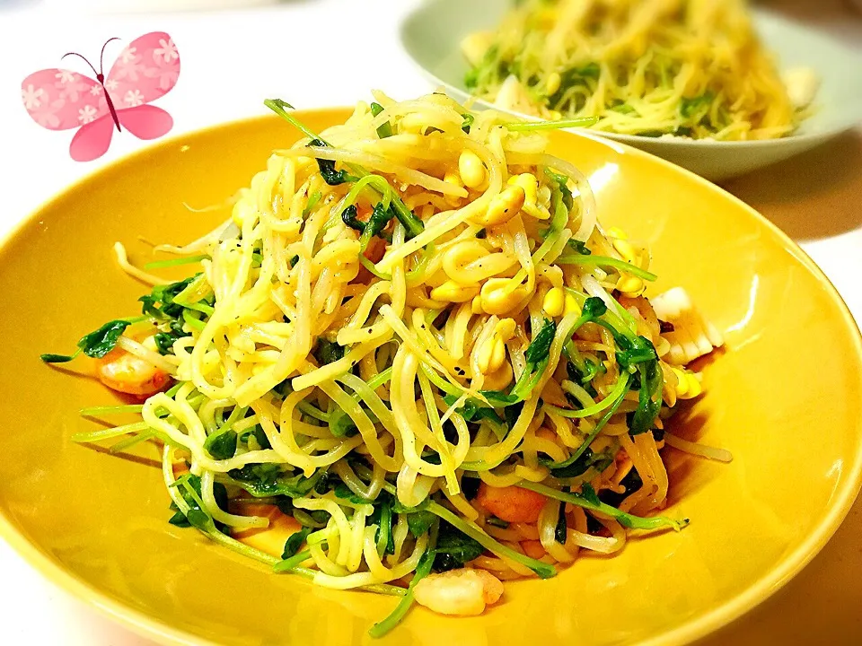 なおさんの料理 豆苗の海鮮塩焼きそば〜青空レストラン〜☆豆もやしで食感⤴︎٩(✿∂‿∂✿)۶|Aimee(恵唯美)さん