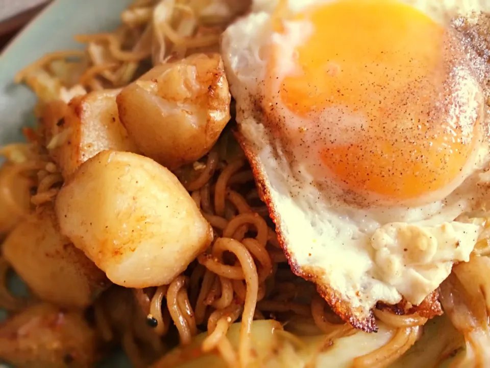 焼きそば じゃがいも入りエリア。|にこらいさん