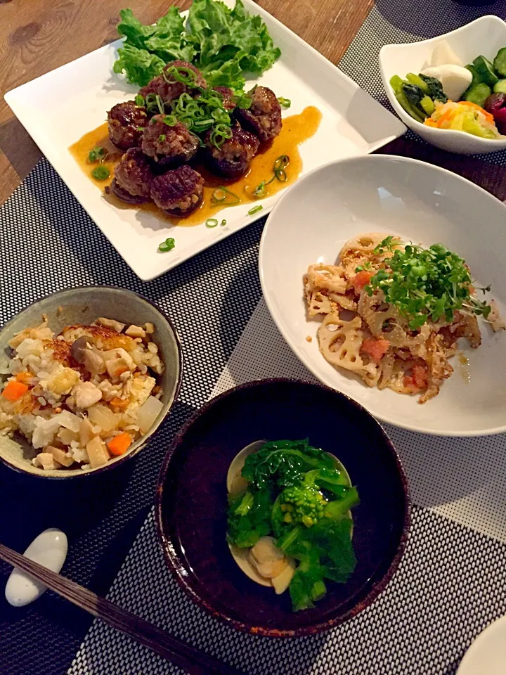 椎茸の肉詰め🍄蓮根の明太子炒め、炊き込みご飯、ハマグリと菜の花のお吸い物🌼お漬物🍀|まみりんごさん