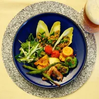 Snapdishの料理写真:納豆チコリ
春菊サラダ
野菜グリル
晩酌ビール|AIKONGさん