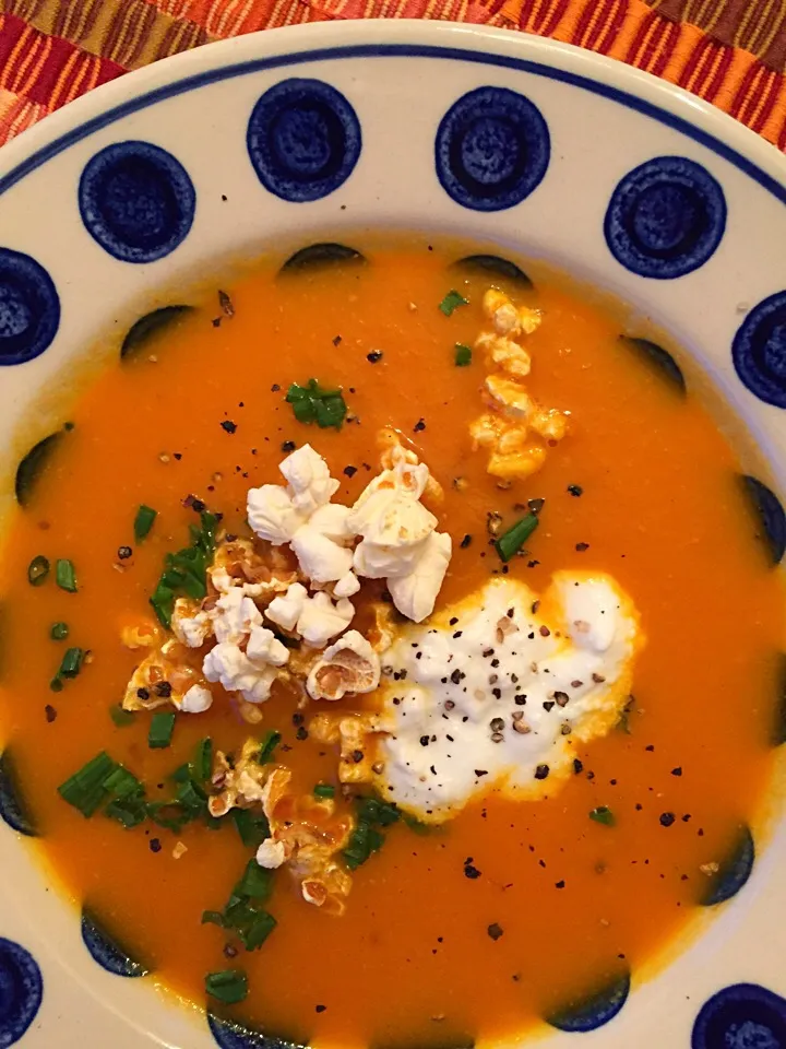 carrot soup with popcorn|Matthew Cashenさん