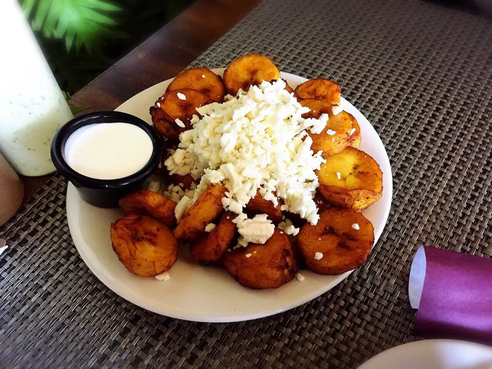 Fried yucca @ Aprepas Grill|erisさん