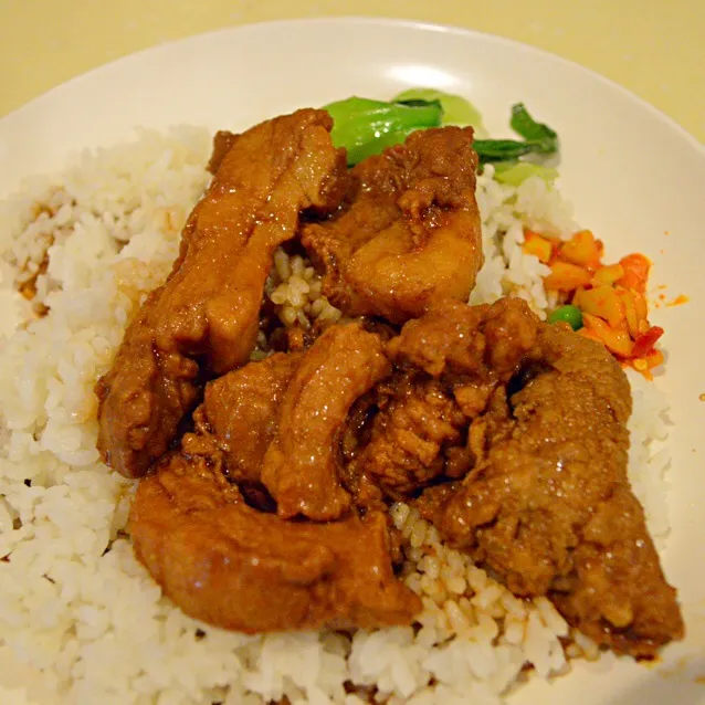 Red pork with rice|Bakaminna Shizenさん