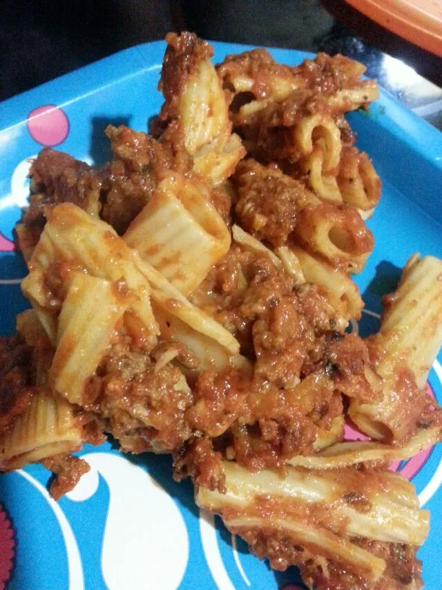 rigattoni with sausage and ground beef and chz.|Polly Gelfusoさん