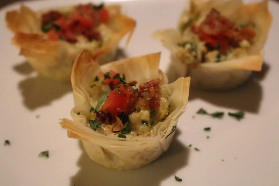 Snapdishの料理写真:Grilled chicken, artichokes, spinach and cheese bites|Tony Gさん