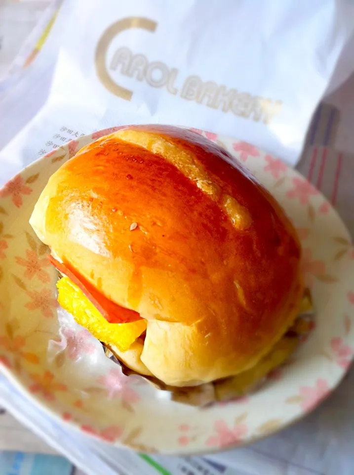 火腿蛋包 Ham & Egg Brioche Bun|Lone Pineさん