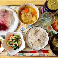 Snapdishの料理写真:肉じゃが いさきの刺身 ほうれん草の白和え 切り干し大根 油揚げとしめじの味噌汁|まいまいまーやさん