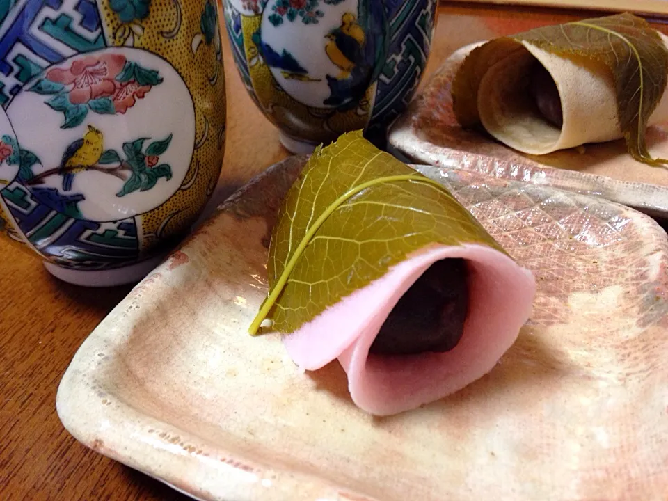 20150303おやつはやっぱり桜餅。大森翁屋の桜餅で、初めて道明寺よりも桜餅が美味しいと思えました。|Keiko Moritaさん