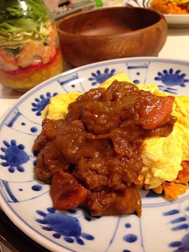 残りのカレーでリメイクオムライス🍴|ももちゃん🍑さん