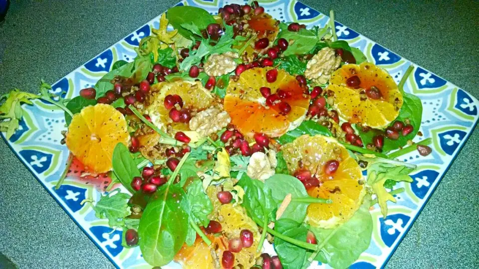 Snapdishの料理写真:Orange Pomegranate Salad              I could it this everyday!!!|Christygrlさん