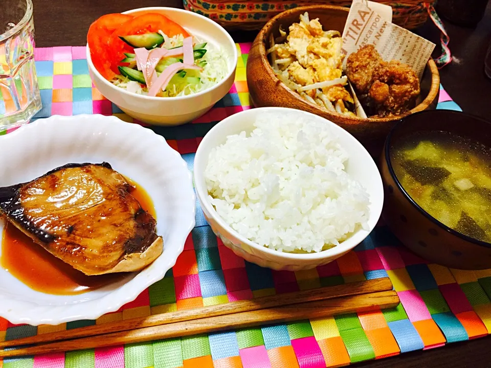 Snapdishの料理写真:天然ぶりが100円だった日|susanさん