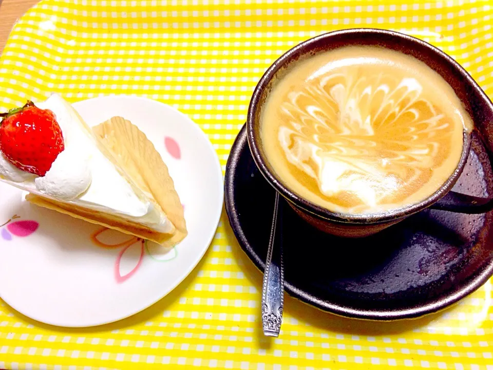 Snapdishの料理写真:latte art♯苺しょーと|あーるさん