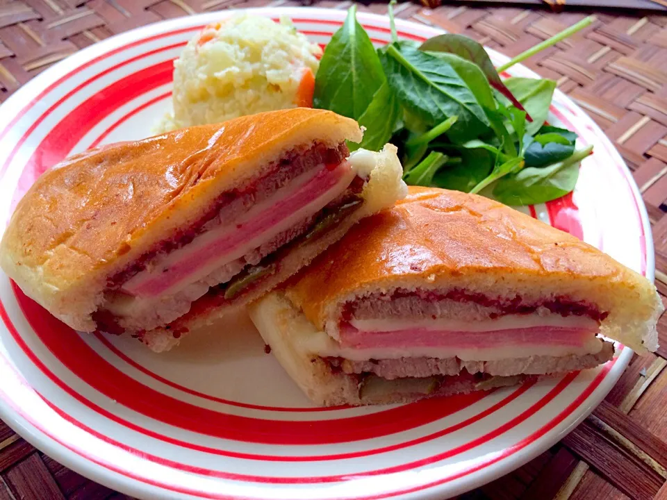 Snapdishの料理写真:Cuba sandwich🎵ｷｭｰﾊﾞｻﾝﾄﾞｳｨｯﾁ|🌈Ami🍻さん