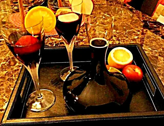 Repost in Honor of 🍷🍷NATIONAL MULLED WINE DAY 🍷🍷 At My Aunt's For #Wine Time Her Homemade Mulled Spiced Wine 🍷 🌝 🍷 #Alcohol #Family|Alisha GodsglamGirl Matthewsさん