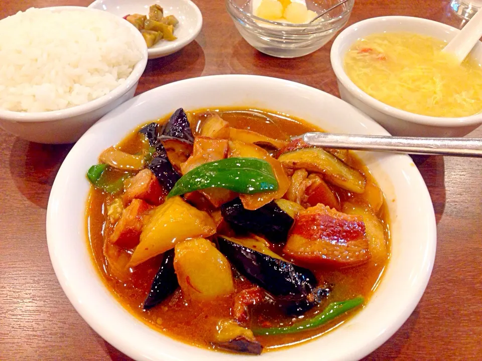 横浜中華街・京華樓市場通り店  紅焼什錦（豚肉と野菜の醤油煮込み）|ゆうじ.さん