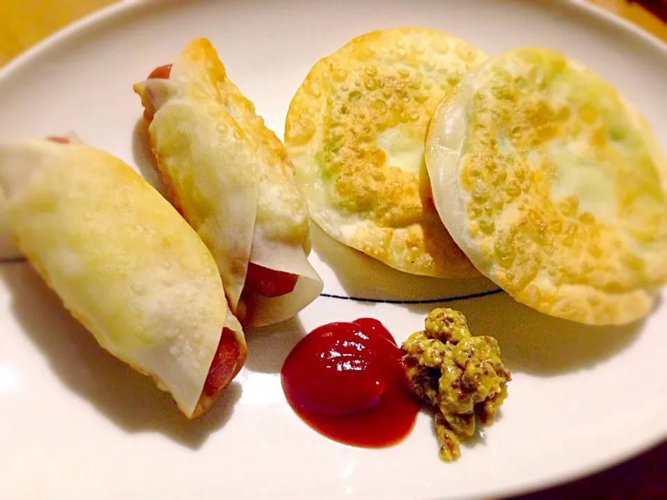 餃子の皮で、、、♥️ソーセージ&じゃがいも巻き⭐️アボカド挟み|つもつも♥️さん