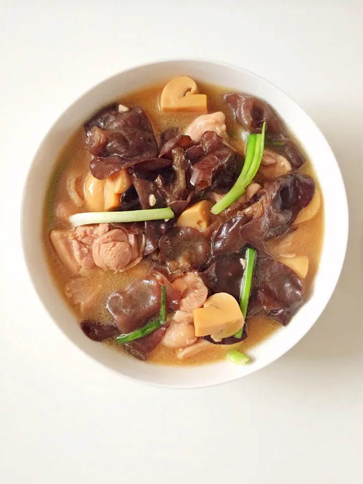 Chicken stew with black fungus (wood ear mushroom)|12Dragonさん