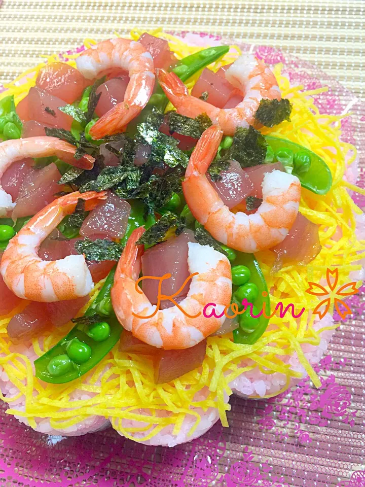 ひな祭りのお寿司ケーキ🎂|かおりんさん